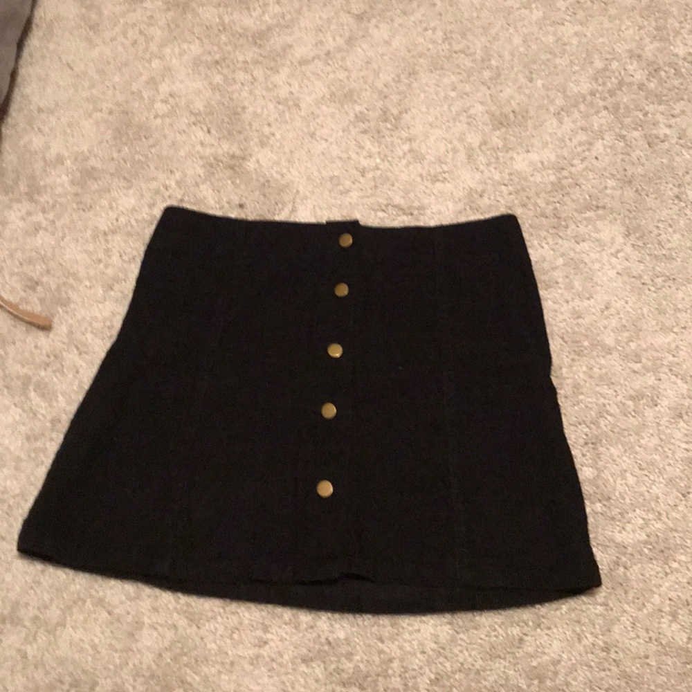 Medium corduroy skirt.
